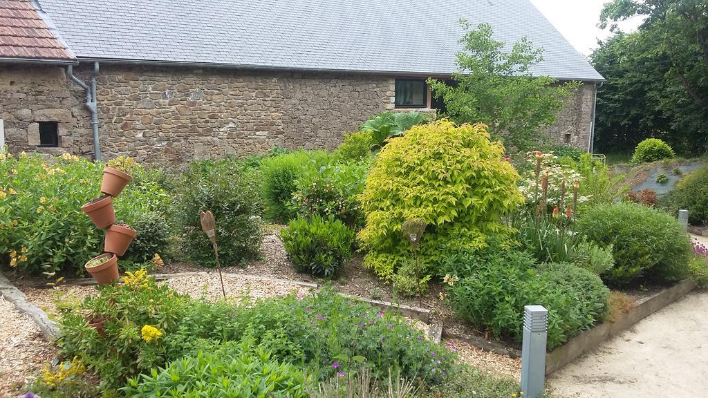 Aux Greniers A Reves Bed & Breakfast Plestan Exterior foto
