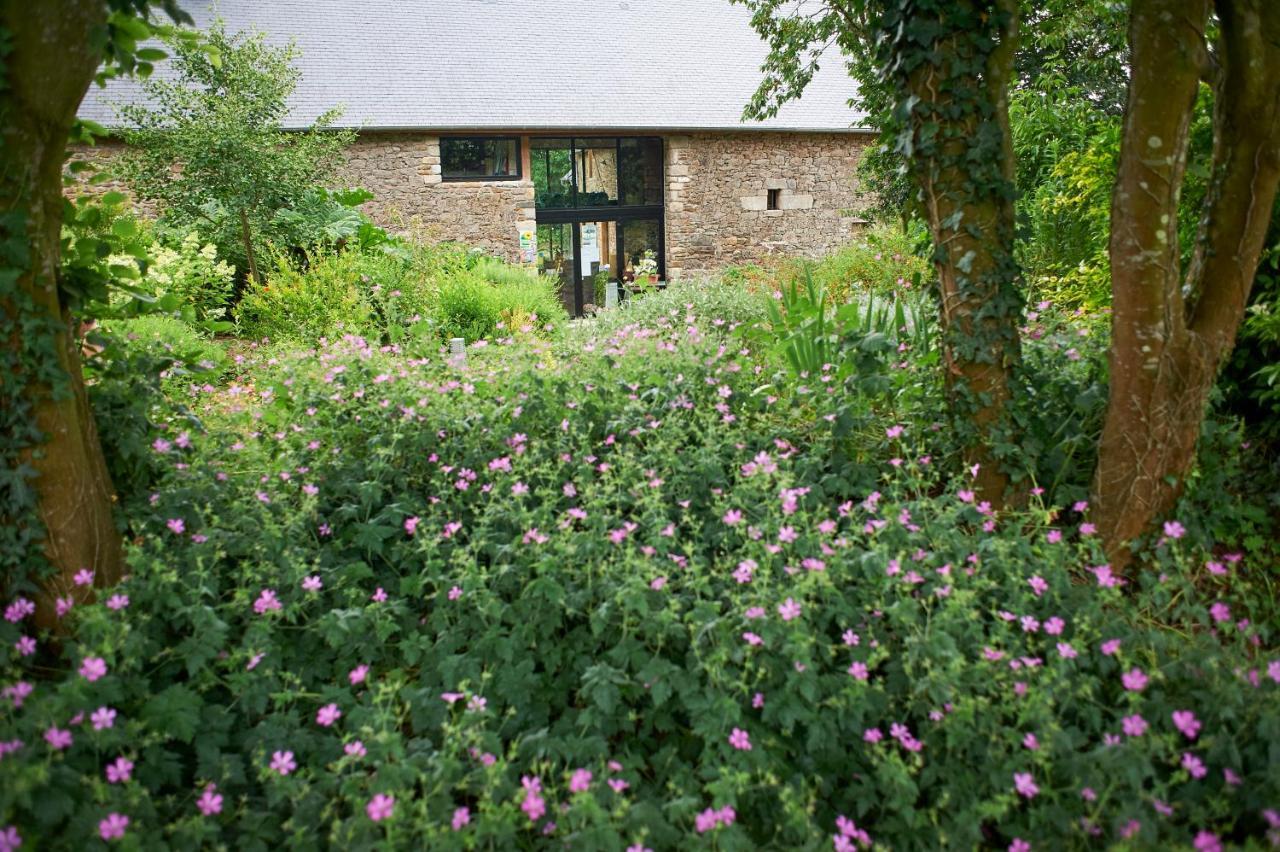 Aux Greniers A Reves Bed & Breakfast Plestan Exterior foto